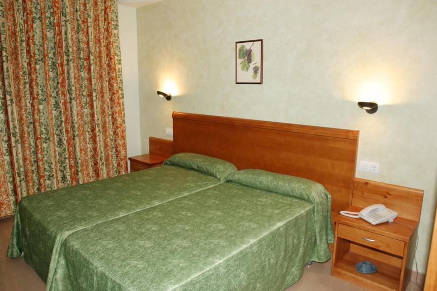 Hotel Fonda Neus Sant Sadurni d'Anoia Exterior photo